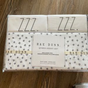 Queen sheets set Rae Dunn zzz